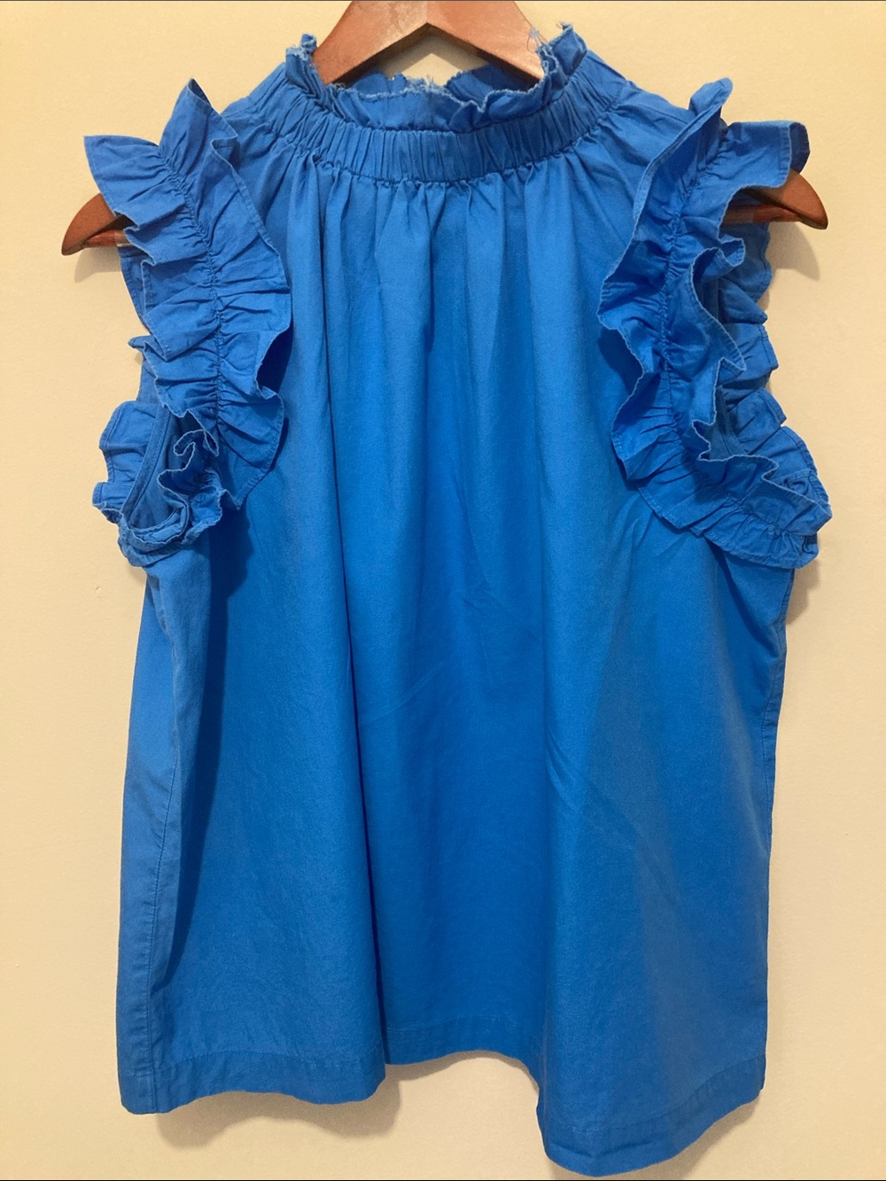 crown & ivy Bright Blue Ruffle Sleeveless Blouse Sz L. Pit to pit 24.5in